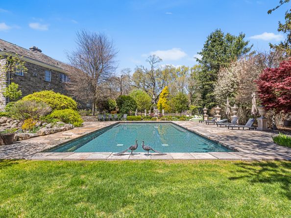 2959 Congress Street, Fairfield CT 06824