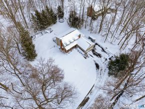 27 Lumanor Drive, Stamford CT 06903