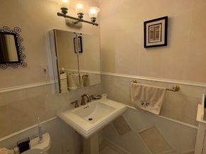 80 Cartright Street Ph A, Bridgeport CT 06604