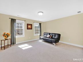 1 Bramble Trail, Newtown CT 06470