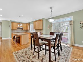 1 Bramble Trail, Newtown CT 06470