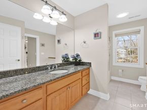 1 Bramble Trail, Newtown CT 06470