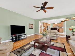 1 Bramble Trail, Newtown CT 06470