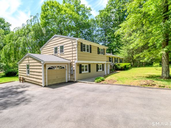 1 Little John Lane, Stamford CT 06907