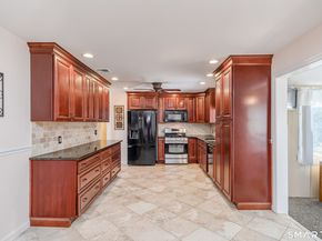 7 Bittersweet Drive, Danbury CT 06811