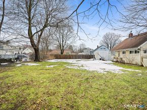 69 Seaver Circle, Bridgeport CT 06606