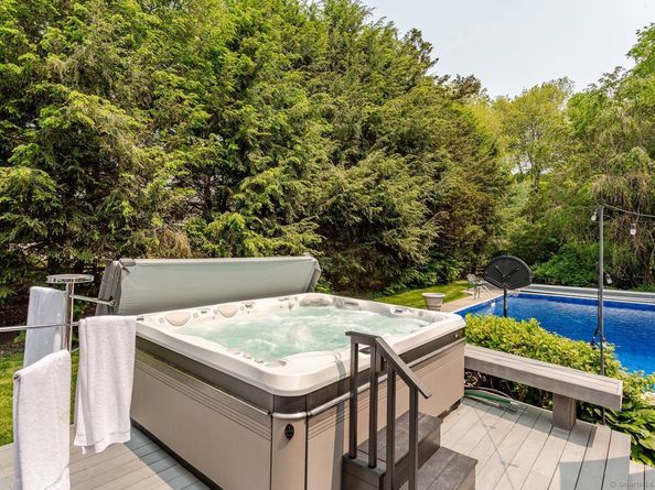 34 Regency Drive, Norwalk CT 06851