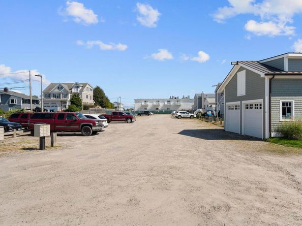 16 Shoreline Drive 16, Stratford CT 06615