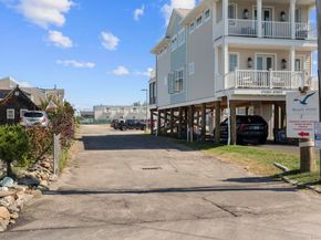 16 Shoreline Drive 16, Stratford CT 06615