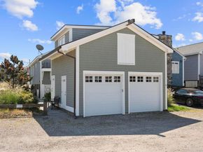 16 Shoreline Drive 16, Stratford CT 06615