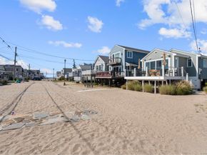 16 Shoreline Drive 16, Stratford CT 06615