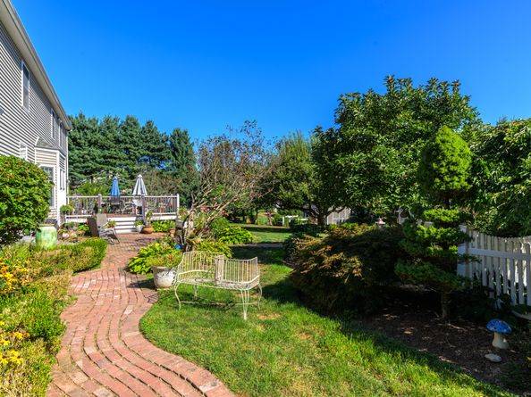 Undisclosed Address #24124183, Shelton CT 06484