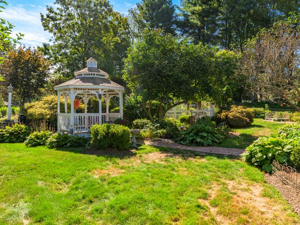 Undisclosed Address #24124183, Shelton CT 06484