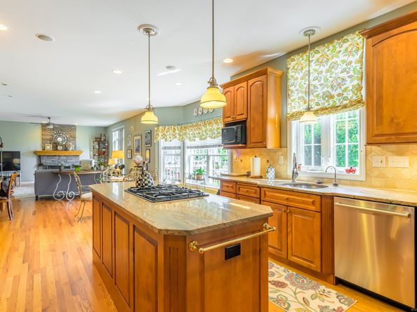 Undisclosed Address #24124183, Shelton CT 06484