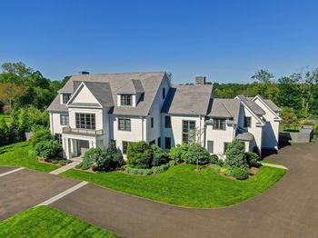 30 Meadowcroft Lane