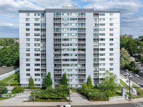 1 Strawberry Hill Avenue APT 14C, Stamford CT 06902