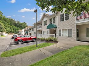 11211 Arganese Place 11211, Trumbull CT 06611