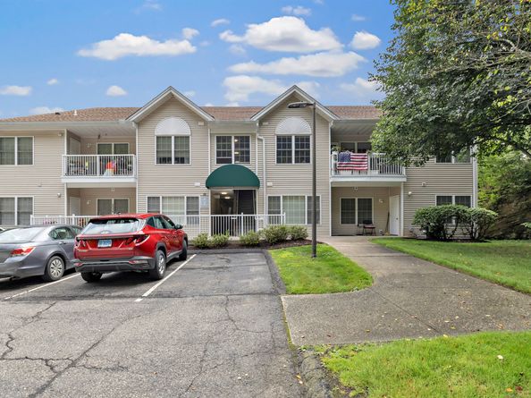 11211 Arganese Place 11211, Trumbull CT 06611