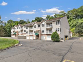 11211 Arganese Place 11211, Trumbull CT 06611