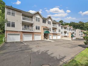 11211 Arganese Place 11211, Trumbull CT 06611