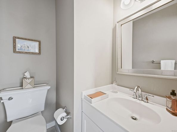 39 Hale Lane 39, Darien CT 06820