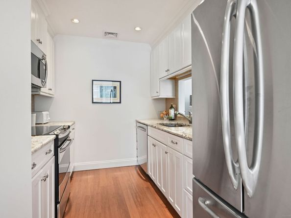 39 Hale Lane 39, Darien CT 06820
