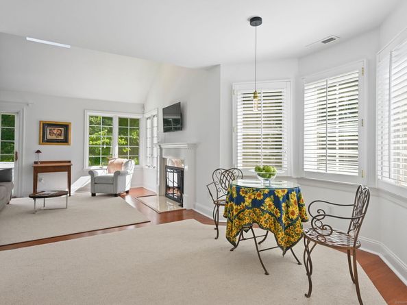 39 Hale Lane 39, Darien CT 06820