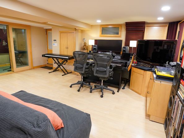 16627 25th Avenue, Flushing NY 11357