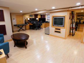 16627 25th Avenue, Flushing NY 11357