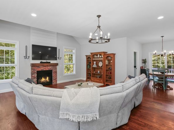 65 Pearmain Road, Shelton CT 06484
