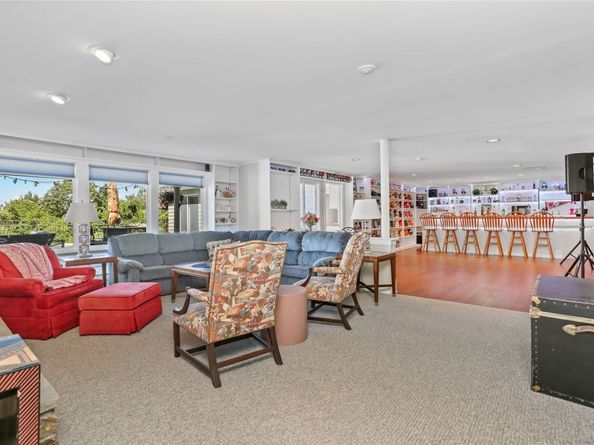132 Merrimac Drive, Trumbull CT 06611