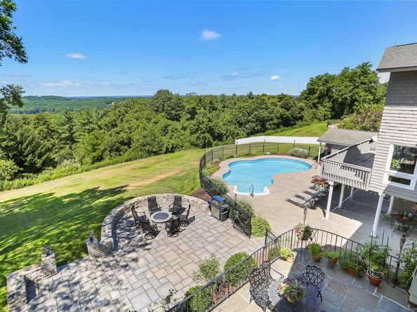 132 Merrimac Drive, Trumbull CT 06611