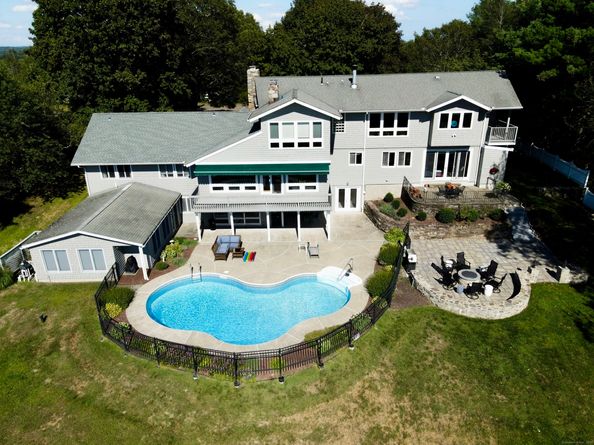 132 Merrimac Drive, Trumbull CT 06611