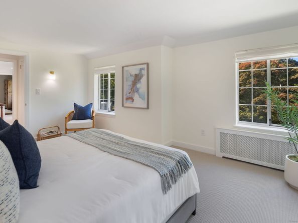 46 Sunswyck Road, Darien CT 06820