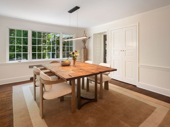 46 Sunswyck Road, Darien CT 06820
