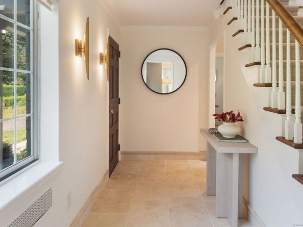 46 Sunswyck Road, Darien CT 06820