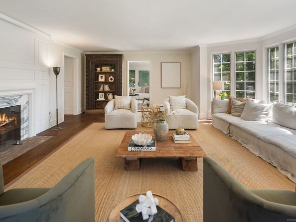 46 Sunswyck Road, Darien CT 06820