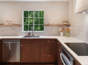 46 Sunswyck Road, Darien CT 06820