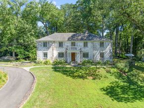 46 Sunswyck Road, Darien CT 06820