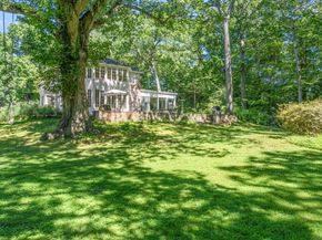 46 Sunswyck Road, Darien CT 06820
