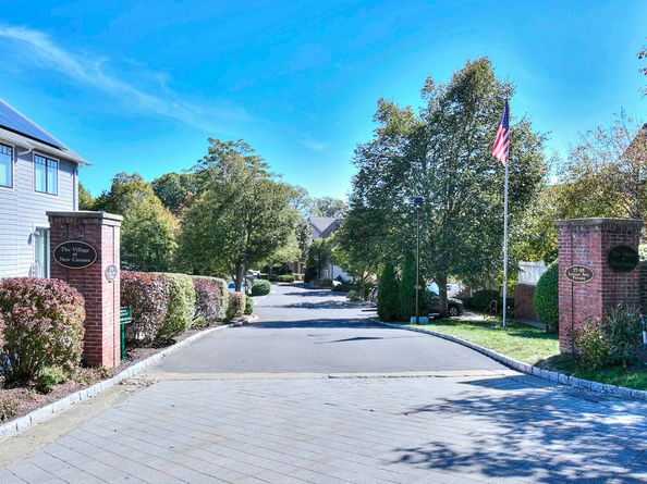 85 Locust Avenue APT 516, New Canaan CT 06840