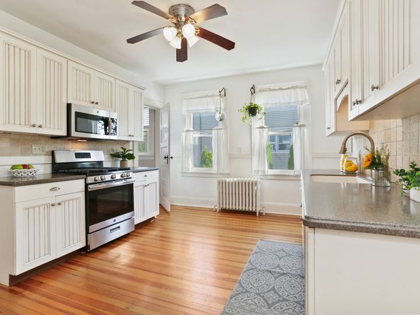 325 Suburban Avenue, Fairfield CT 06825