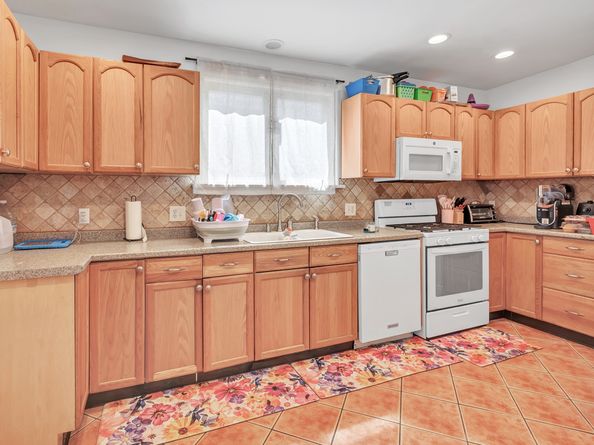 192 Scofield Avenue, Bridgeport CT 06605