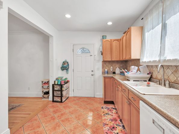 192 Scofield Avenue, Bridgeport CT 06605