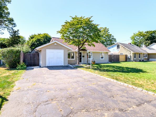 38 Saddle Road, Norwalk CT 06851