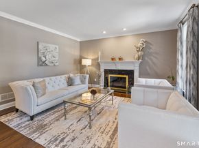 16 Robin Hood Lane, Easton CT 06612