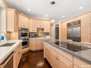 16 Robin Hood Lane, Easton CT 06612