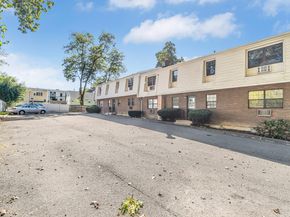 38 Enid Street APT B, Bridgeport CT 06606