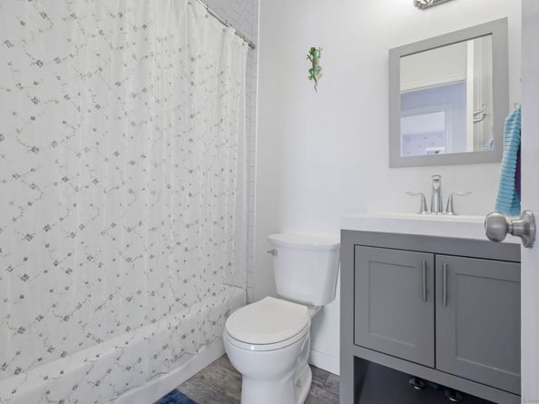 95 Columbus Place APT 6, Stamford CT 06907