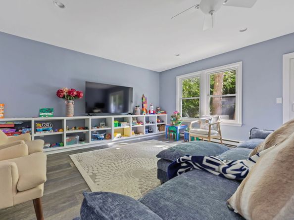 95 Columbus Place APT 6, Stamford CT 06907